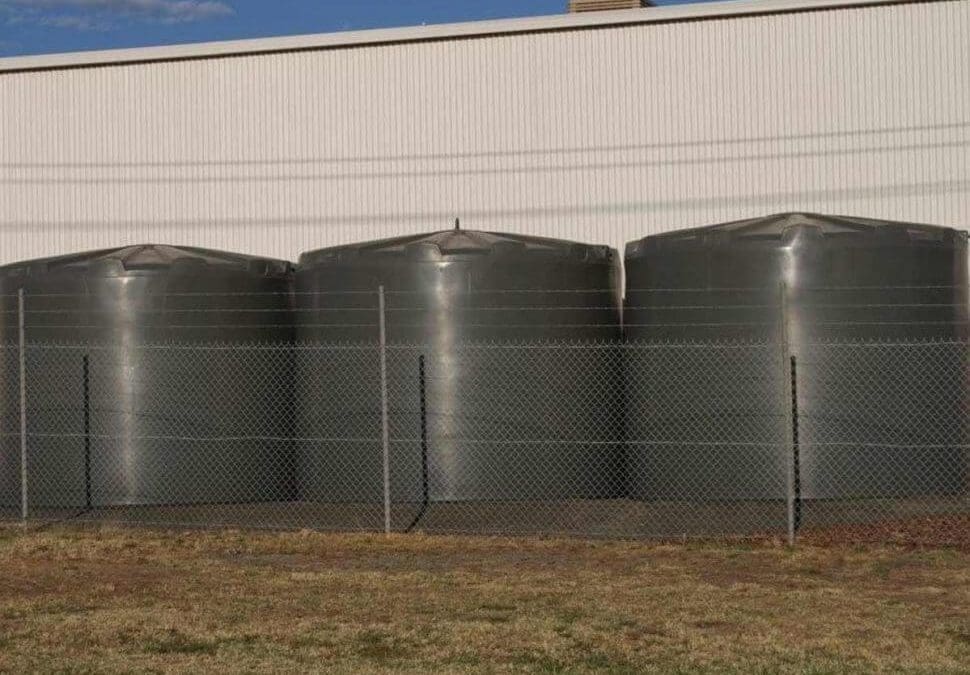 Top 5 Reasons Poly Tanks are Better Than Metal Water Tanks