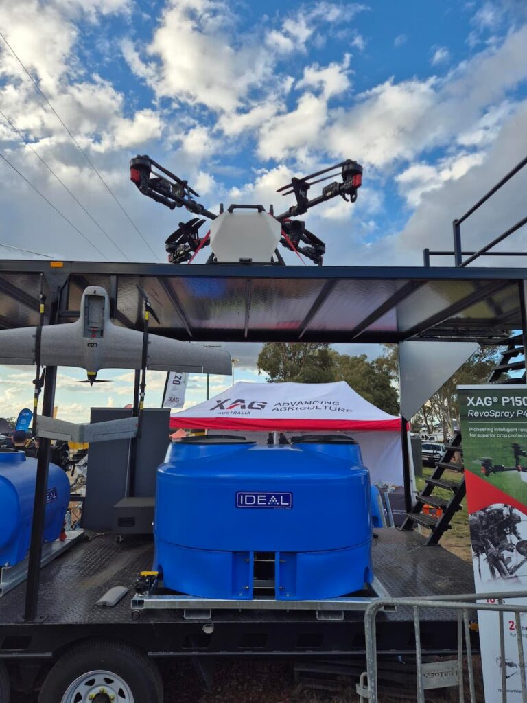 800L mixing tank mounted on a drone trailer