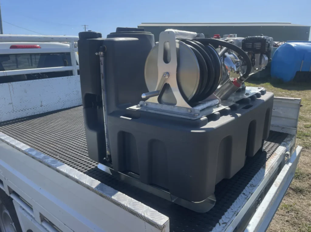 SideMate &ndash; Compact Spray & Fire Tanks for Tough Conditions